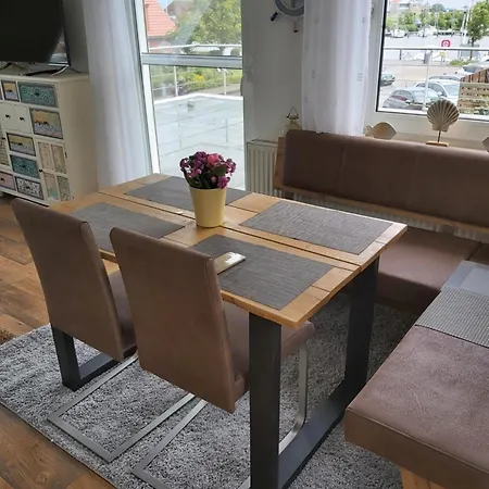 Daire Yachthafen De Lorenzo